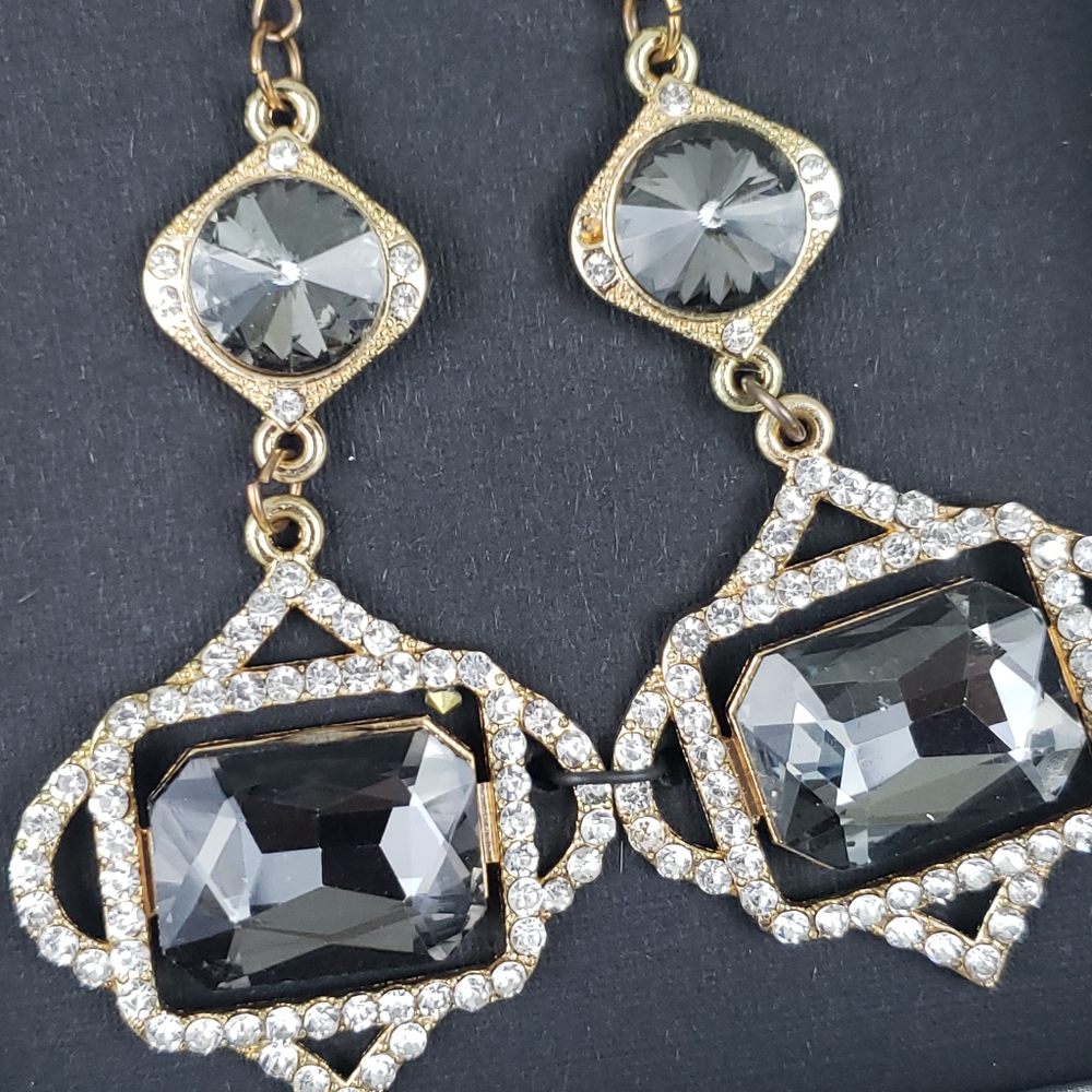 NIB/NWT Ellen Tracy Drop Earrings
